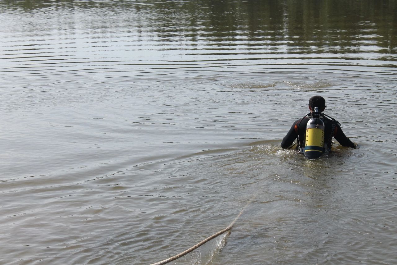Спасатели вытащили из воды тонущего астраханца