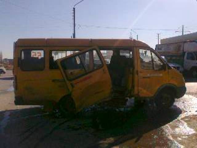 В Астрахани столкнулись маршрутка и иномарка: пострадало пять человек (ОБНОВЛЕНО!)