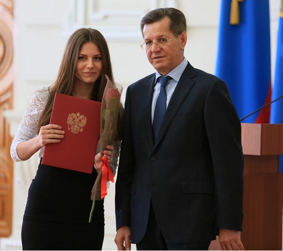 Лучшие астраханские студенты стали губернаторскими стипендиатами и лауреатами премии Президента 