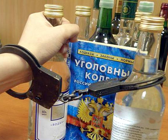 В Астраханской области двое парней пытались украсть две бутылки виски