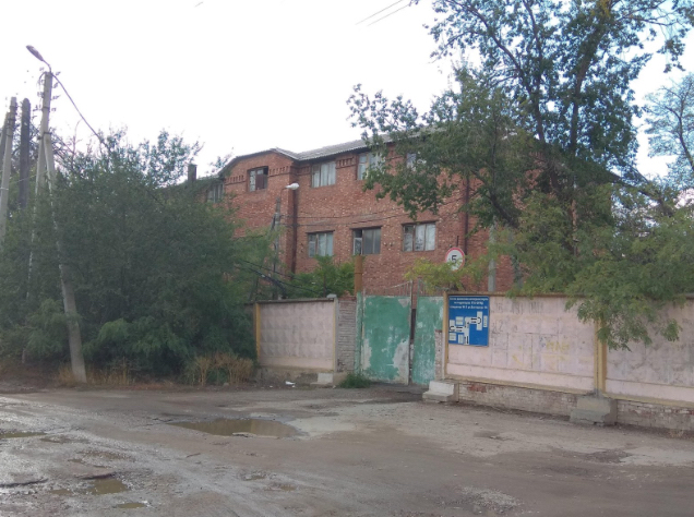 Ночью на территории больницы в Кировском районе Астрахани произошёл крупный пожар