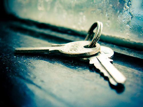 Астраханец два года бомжевал после выселения из аварийного жилья