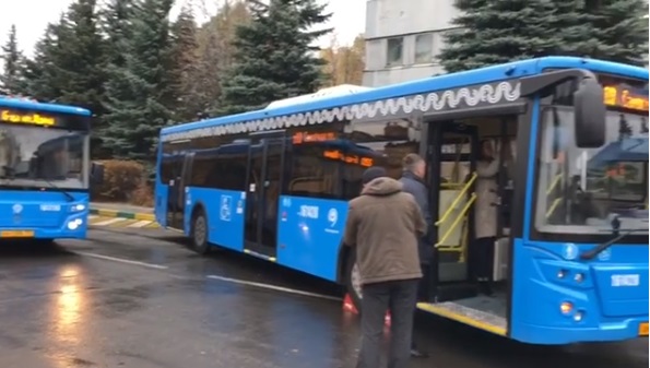 Перевозить астраханцев с нового года будут московские автобусы