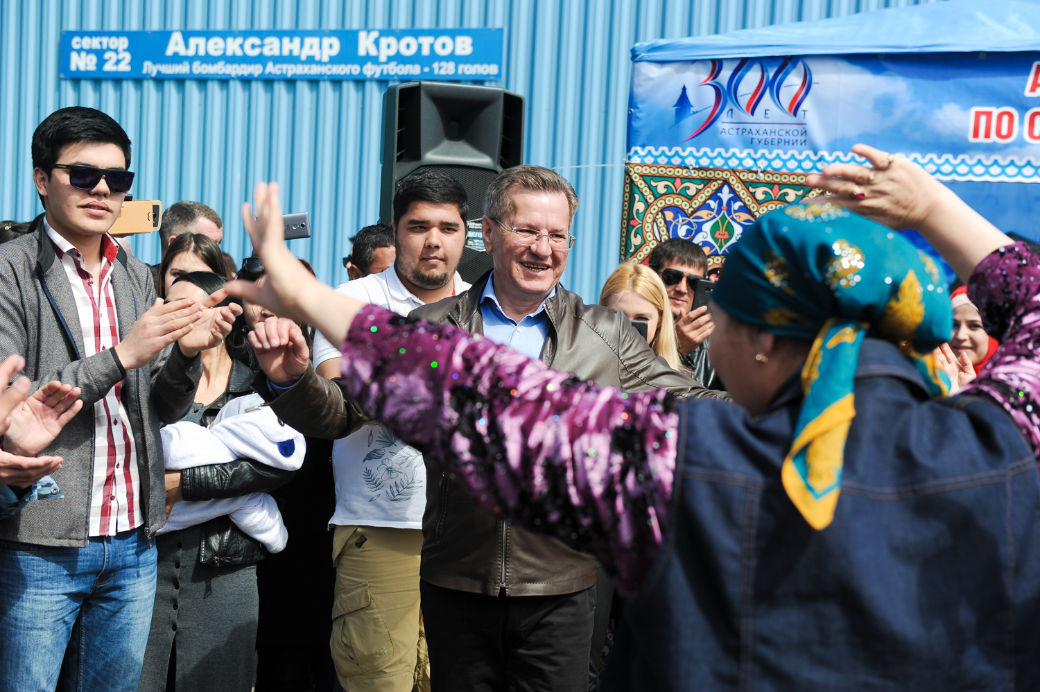 Канатоходцы, чак-чак и танцующий Жилкин: в Астрахани отметили Навруз