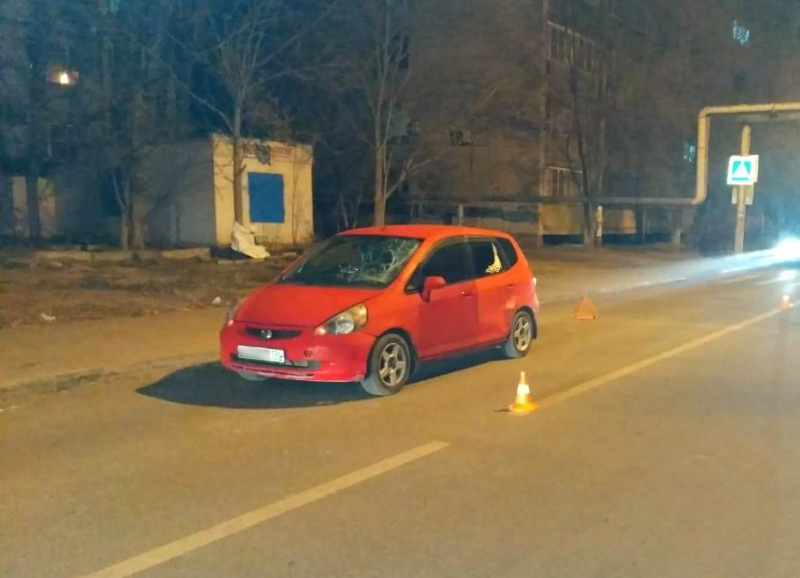 Отбросило на несколько метров: астраханка за рулем "Хонды" сбила молодую девушку