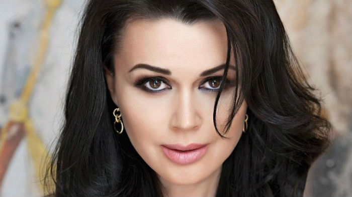 Анастасия Заворотнюк скоро появится на телеэкране и сама расскажет о своем здоровье