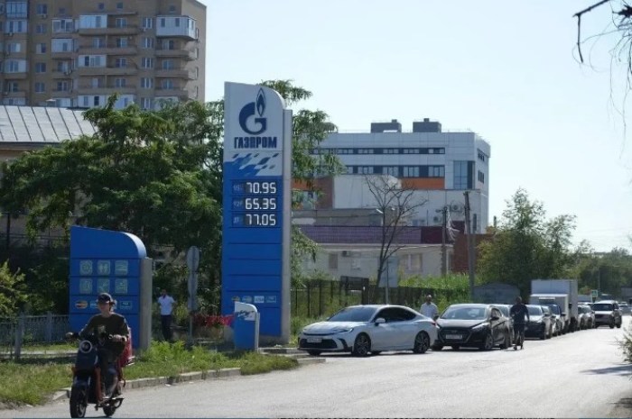 В Астрахани ГИБДД устроила круглосуточный контроль на АЗС 