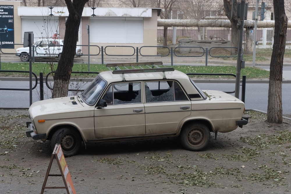 В Астрахани на видео попал момент расстрела автомобиля
