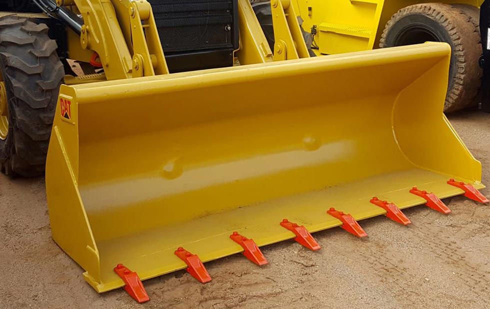 Астраханец сорвался с семиметровой высоты, выпав из ковша погрузчика