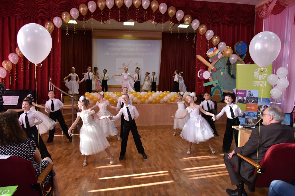 Астраханская школа вошла в программу «Школы: партнёры будущего»