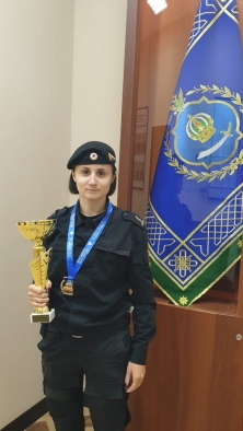 У судебных приставов в Астрахани теперь работает мировая чемпионка по кикбоксингу