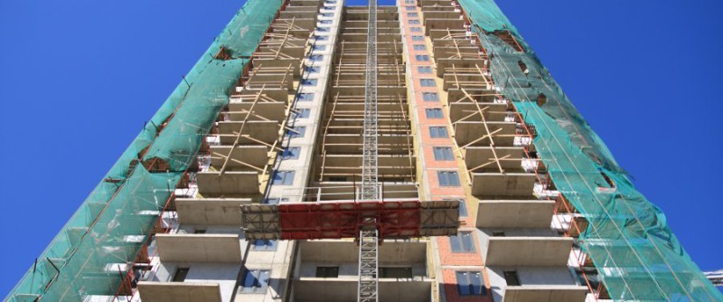 В Астрахани 16-летний мальчик погиб, упав со строящегося дома