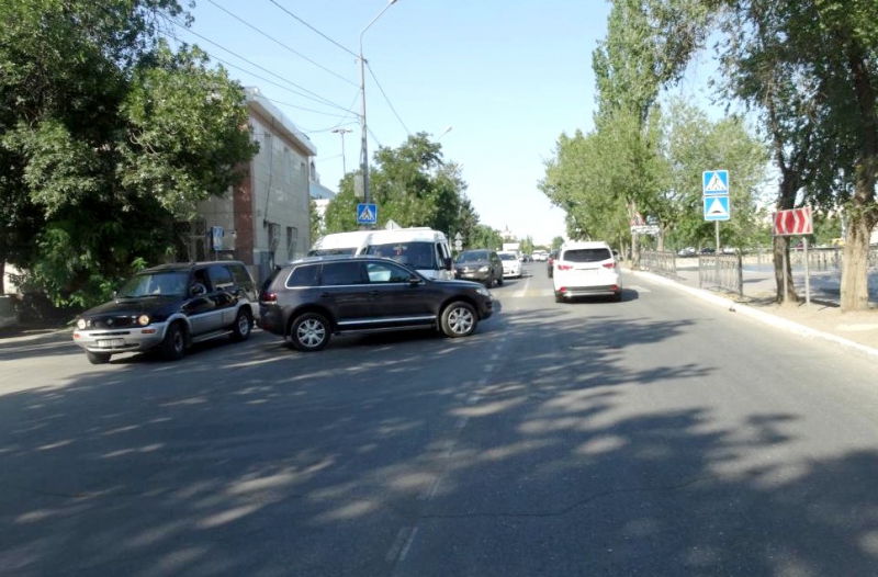 В Астрахани гость из культурной столицы подрезал маршрутку