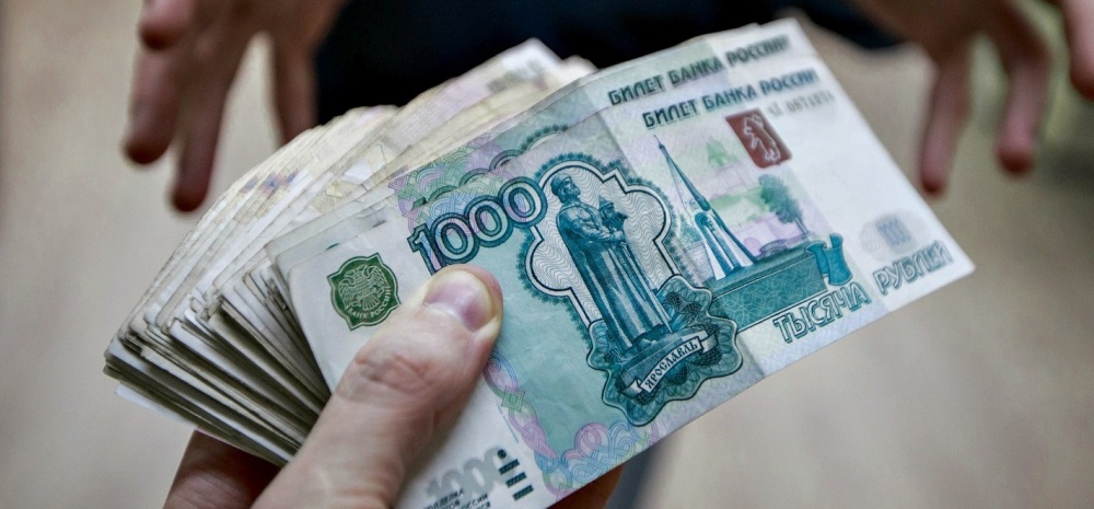 Астраханец пойдет под суд за взятку чекистам