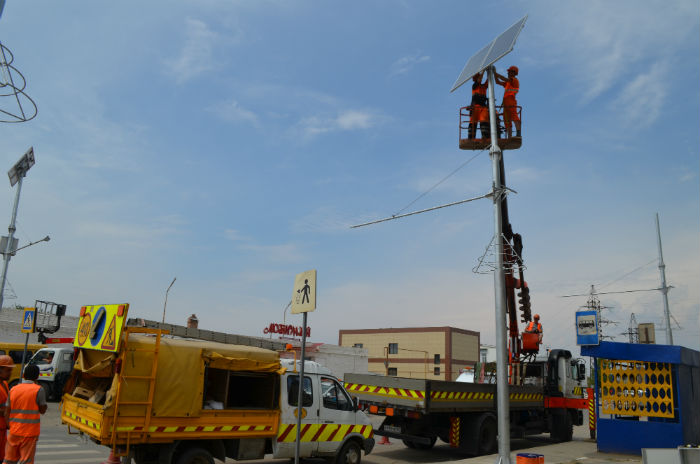 На дороге Астрахань-Евпраксино освещают пешеходные переходы