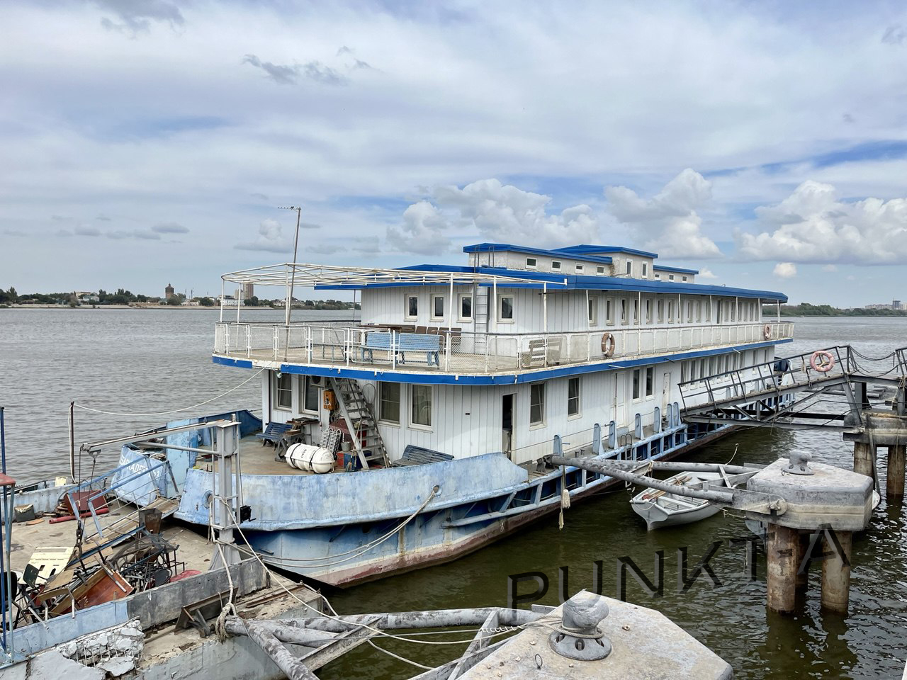 30-градусную жару в Астраханской области завтра немного разбавит ветер