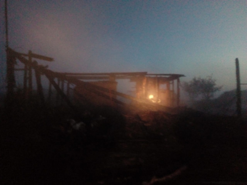 Трое астраханцев стали заложниками огня. Трагические последствия ночного пожара