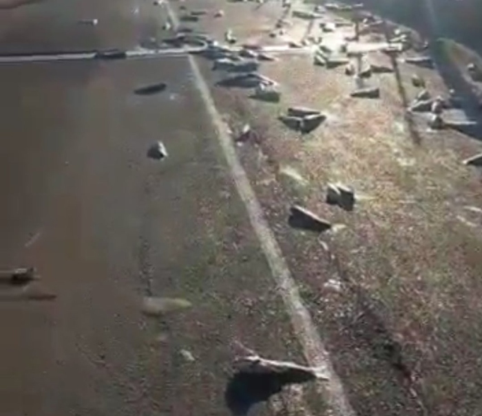 Верхнекалиновский мост под Астраханью усыпан мёртвой рыбой: видео