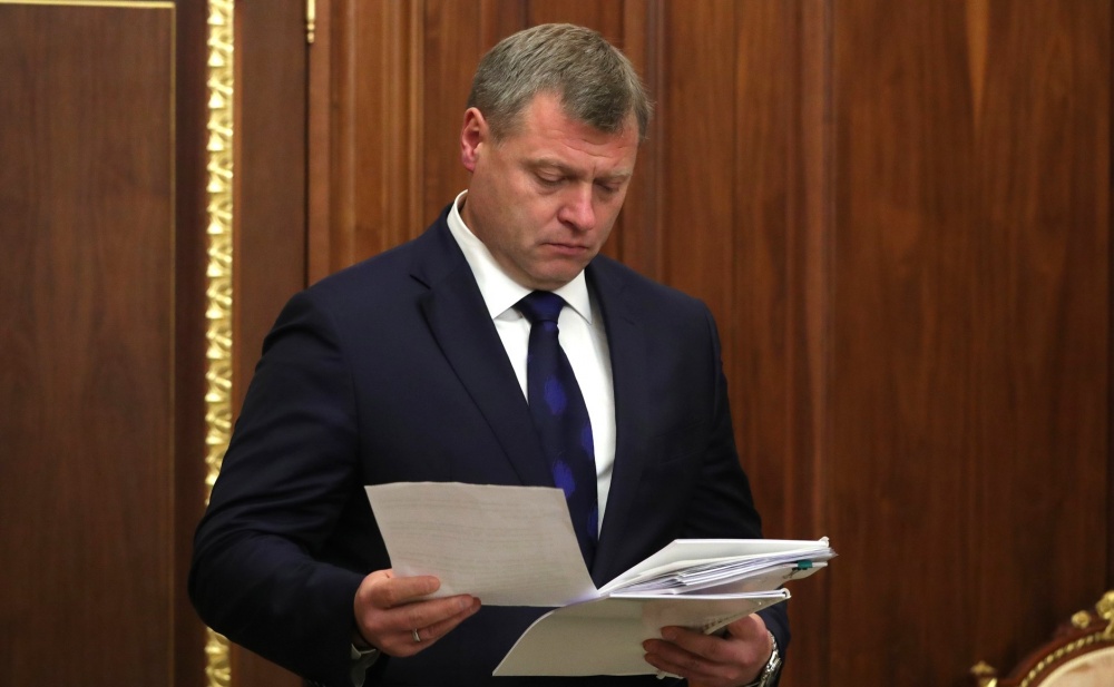 «ПУНКТ-А» так и не получил внятного ответа, за что Игорь Бабушкин наградил журналиста Алымова почетной грамотой