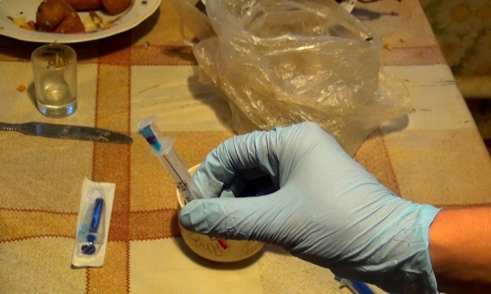 Астраханка содержала наркопритон и продавала гашиш