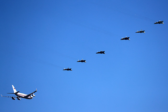 Истребители, которые сопровождали Путина в Астраханскую область, взбудоражили местных жителей