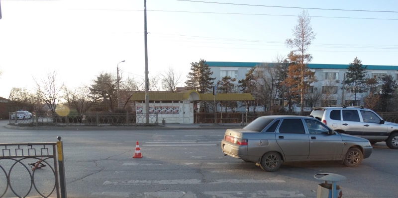 В Астрахани пенсионер серьезно пострадал, попав под машину на пешеходном переходе