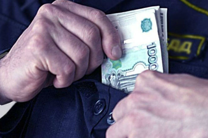 Астраханские экс-полицейские получили по 8 лет за взятки 