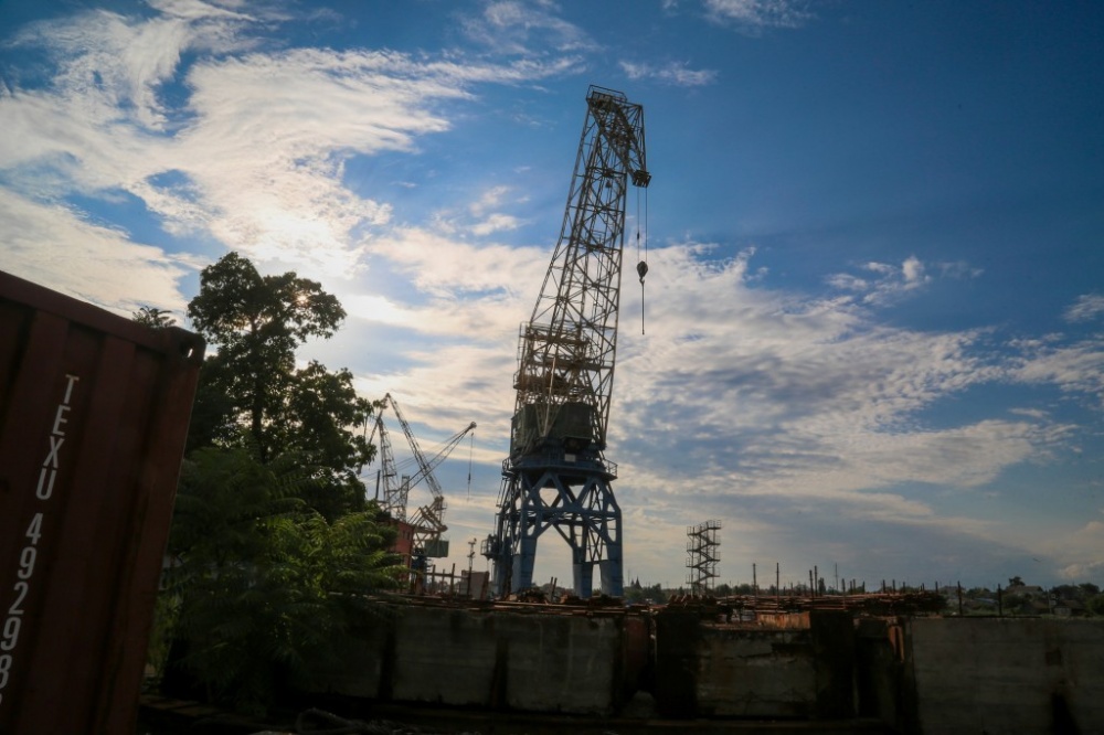 Работники завода "Красные Баррикады" в ближайшие дни получат зарплату, которую им задолжали