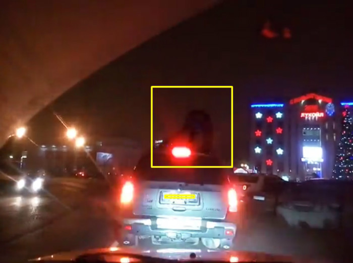 Езда на крыше джипа в Новогоднюю ночь не осталась безнаказанной для астраханского «Спайдермена»