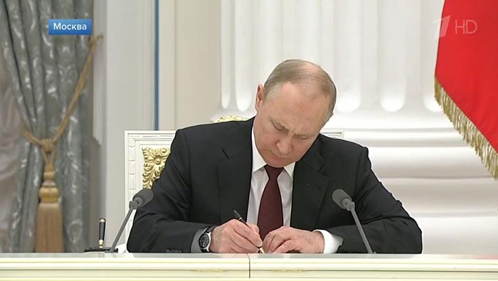 Владимир Путин подписал указ о признании независимости Донецкой и Луганской народных республик