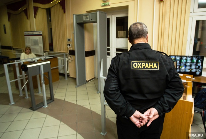 В школах Астрахани усилят меры безопасности