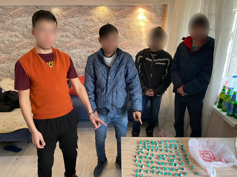В Астрахани за попытку сбыть наркотики задержали двоих иностранцев