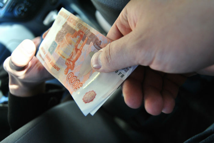 В суд передано дело астраханского инспектора службы жилнадзора