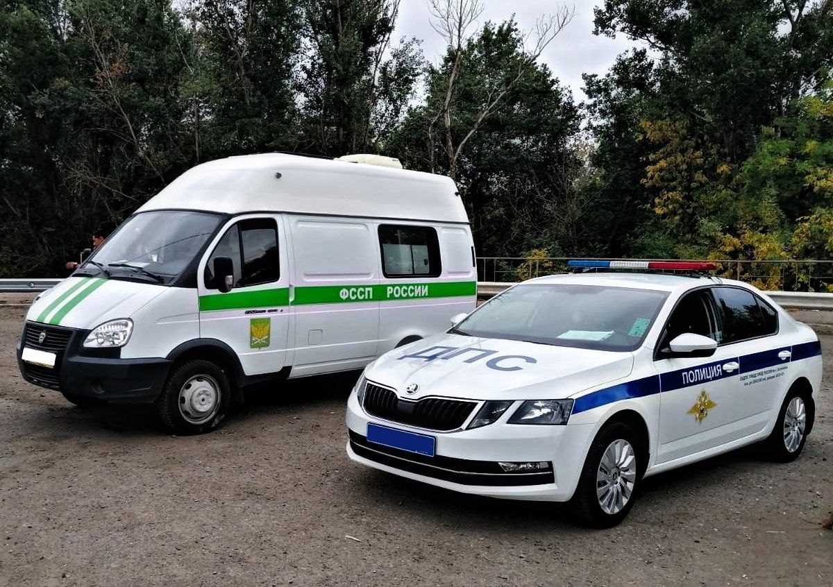 На Новом мосту астраханских водителей ждал неприятный сюрприз