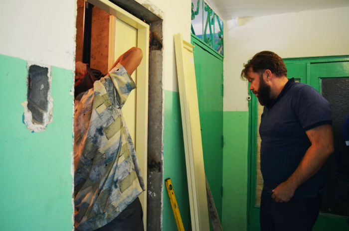 В Астраханской области начала работать программа по капитальному ремонту лифтового оборудования