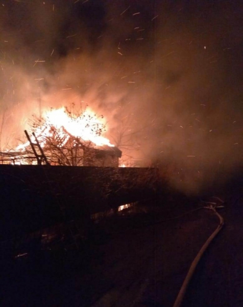 В Астраханской области сгорели баня, дачный дом и тонны сена  