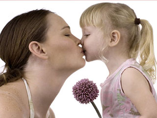 На День матери астраханцев ждут игры, угощения и фотовыставка