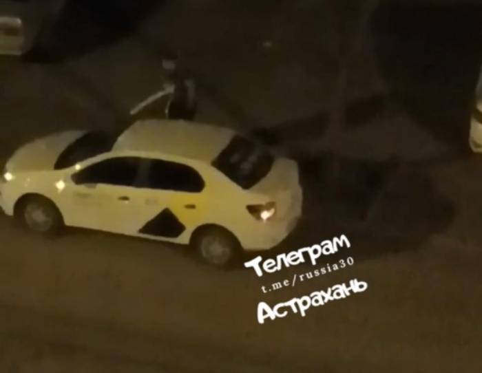 В Астрахани сообщают о жестоком избиении девушки таксистом