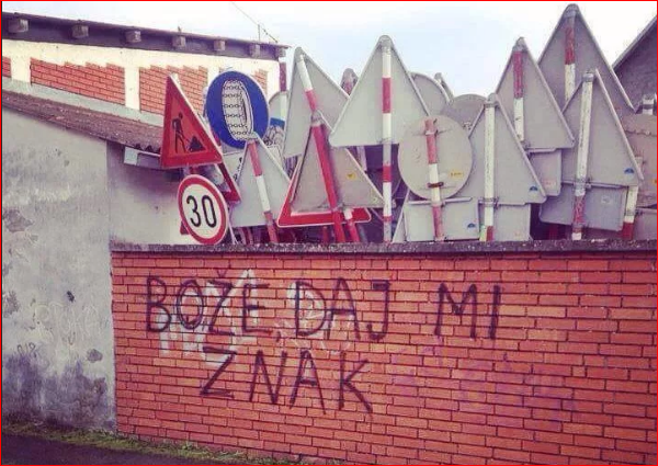 Знаковый момент: в Астрахани появилось более 400 дорожных знаков