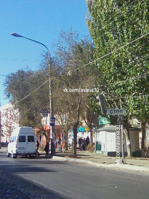 В Астрахани обнаружен слишком любопытный светофор