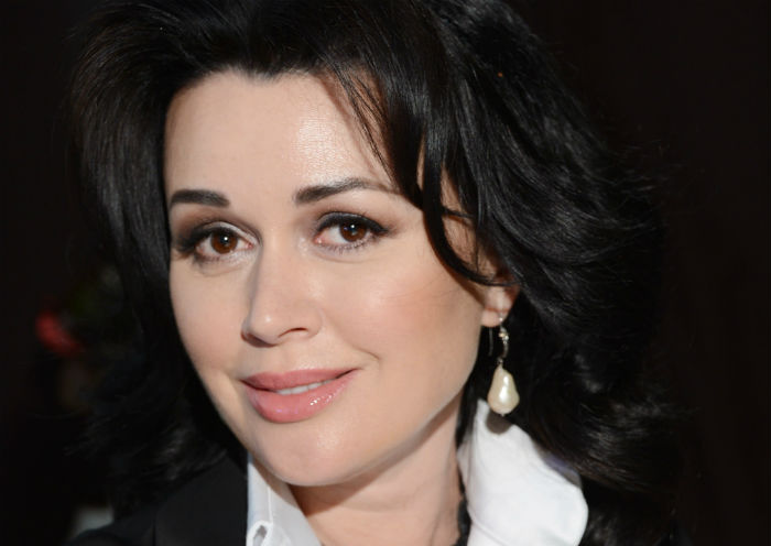 Анастасия Заворотнюк перенесла вторую операцию