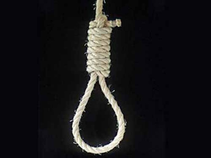 В Астраханской области в лесу повесился мужчина