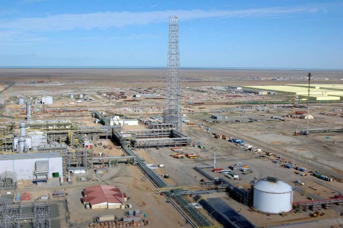 Астраханские нефтяники вернулись домой после ЧС в Казахстане