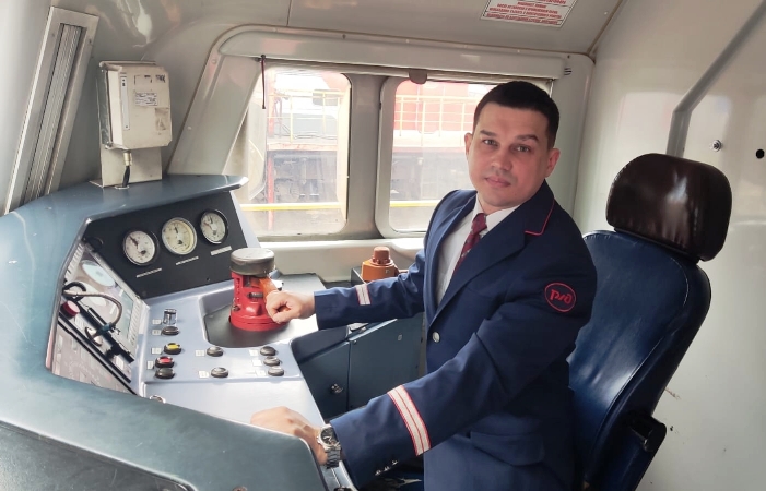 Какие в Астраханской области самые востребованные профессии в сфере транспорта: расклад к празднику