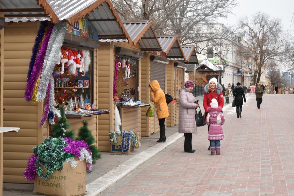 В Астрахани начала работу Рождественская ярмарка