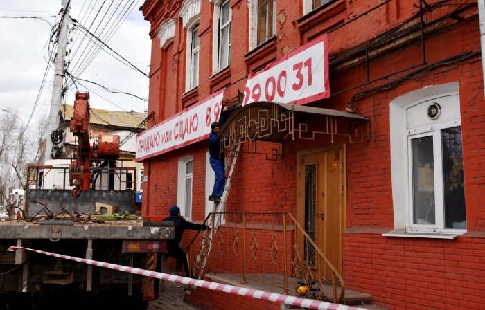 С начала года в Астрахани демонтировали уже более 1400 единиц незаконной рекламы