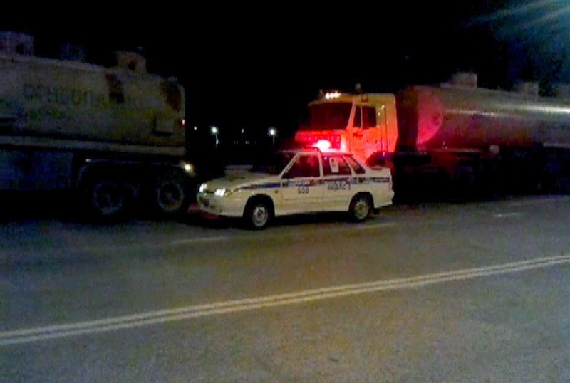 Под Астраханью задымился грузовик, перевозивший бензин