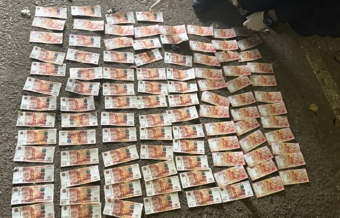 В Астрахани начальника отдела судостроительного предприятия задержали за получение взяток в 1 млн рублей