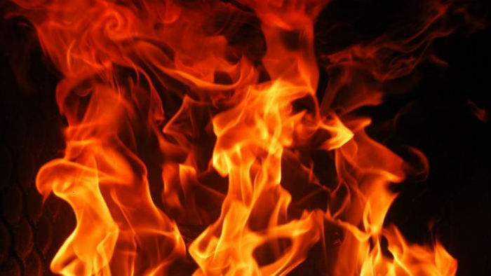 Под Астраханью пожарные спасли 12 человек из горящих домов