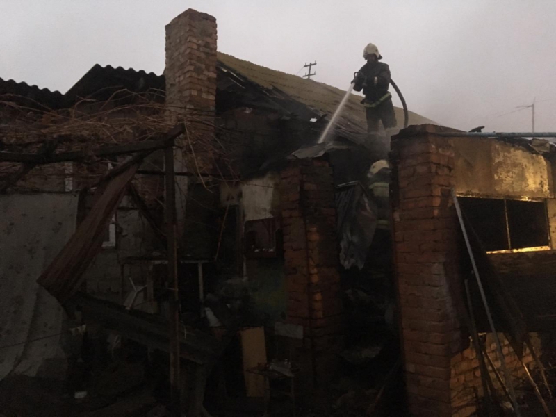 За сутки в Астрахани сгорело 4 дома и 5 свалок